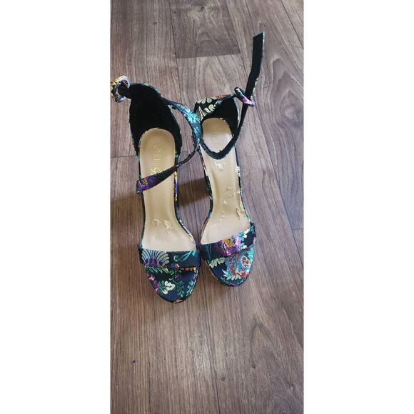 Rouge Asian Fabric Chunky Heels - Picture 1 of 8
